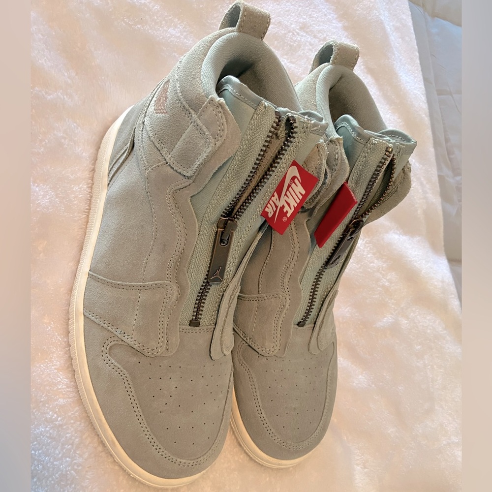 Womens Nike Air Jordan hightop shoes